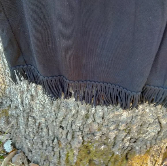 ⬇️ Price Drop!⬇️ Lennie LNY New York Sweater skirt in size 8. - Picture 3 of 4